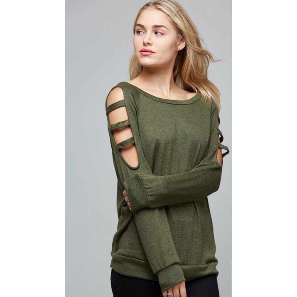 NWT! Cold Shoulder Top